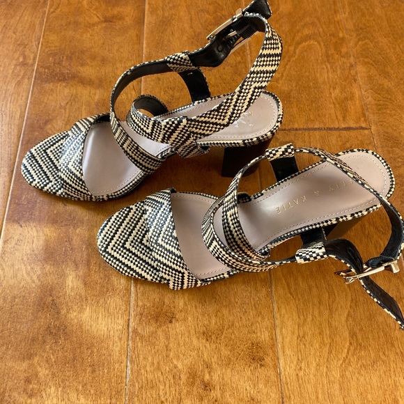 Kelly & Katie Adjustable Cross Strap Woven Fabric, Block Heel, size 8M - Picture 3 of 7